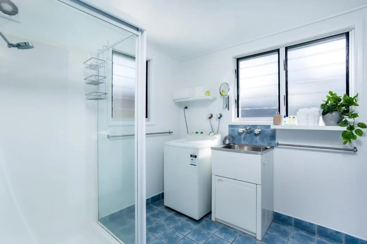 Wayfarers Beachouse Rainbow Beach 0*,  Australia