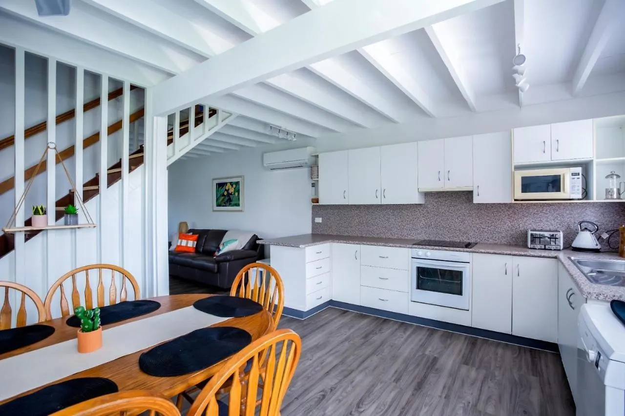 Holiday home Wayfarers Beachouse Rainbow Beach Australia